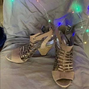 Sandals - Vince Camuto size 5